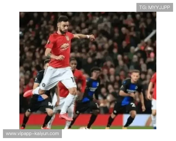 B费休赛期返乡助阵葡甲，展现赛场外的温情一面